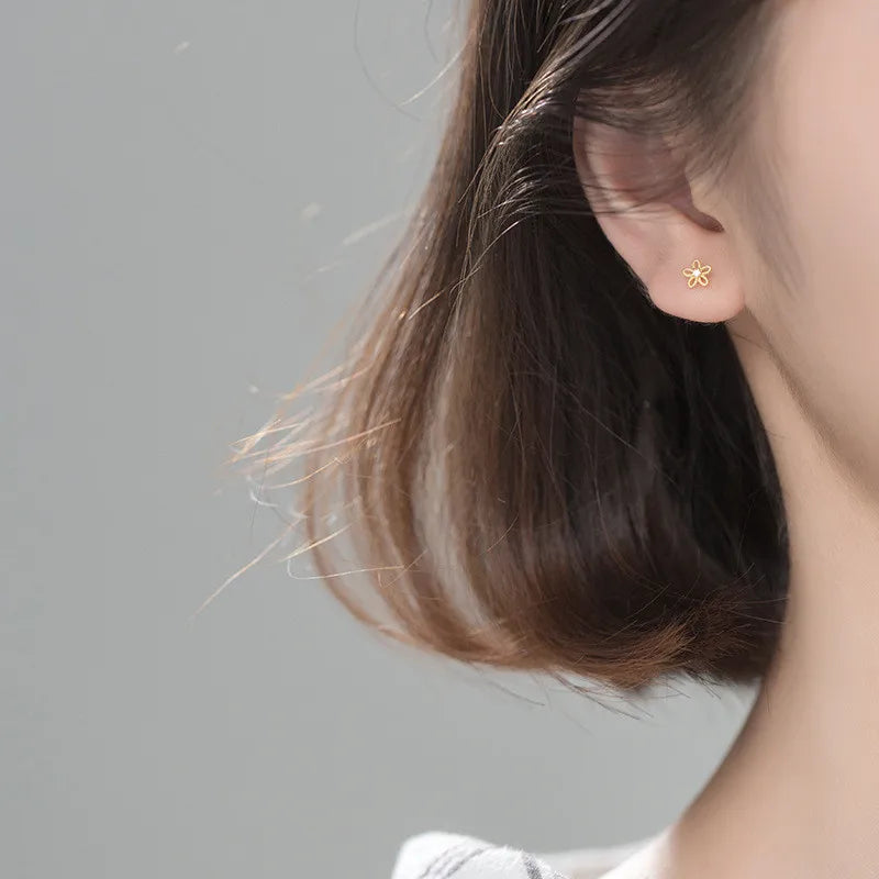 Real 100% 925 Sterling Silver 18k Gold Plated Cute Sweet Hollow Mini Small Flower Geometric Stud Earrings Fine Jewelry