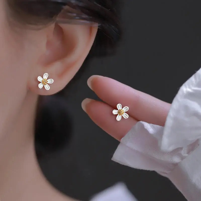 New 925 Sterling Silver Flower Simple Stud Earrings Luxury Designer Fine Jewelry