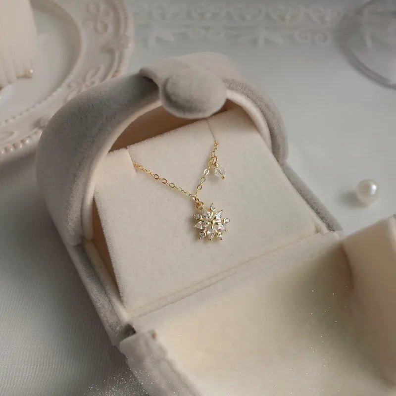 925 Sterling Silver 14K Gold Carved Floral Zircon Snowflake Pendant Necklace