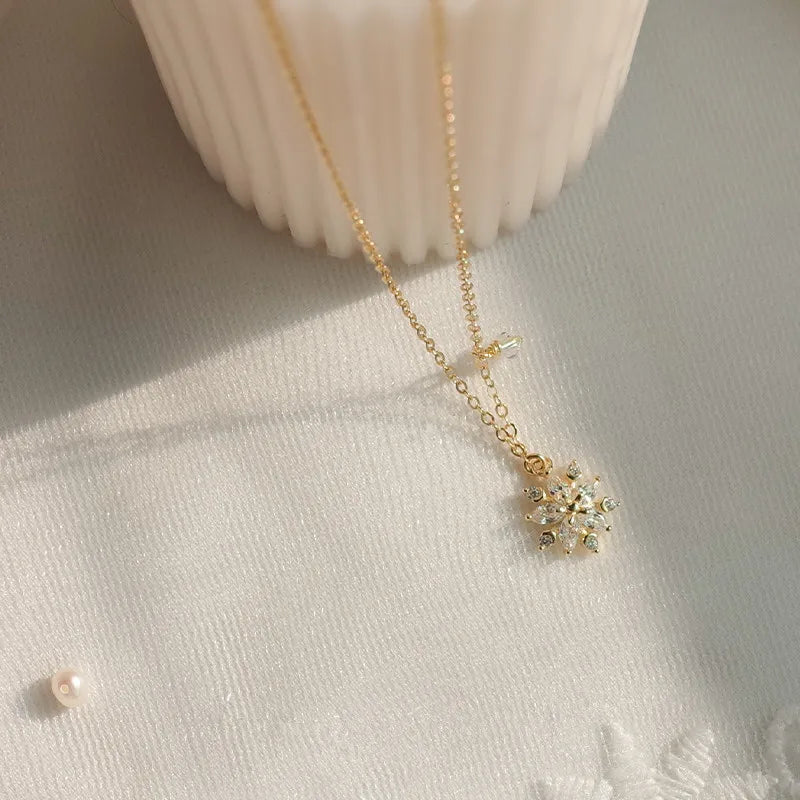 925 Sterling Silver 14K Gold Carved Floral Zircon Snowflake Pendant Necklace