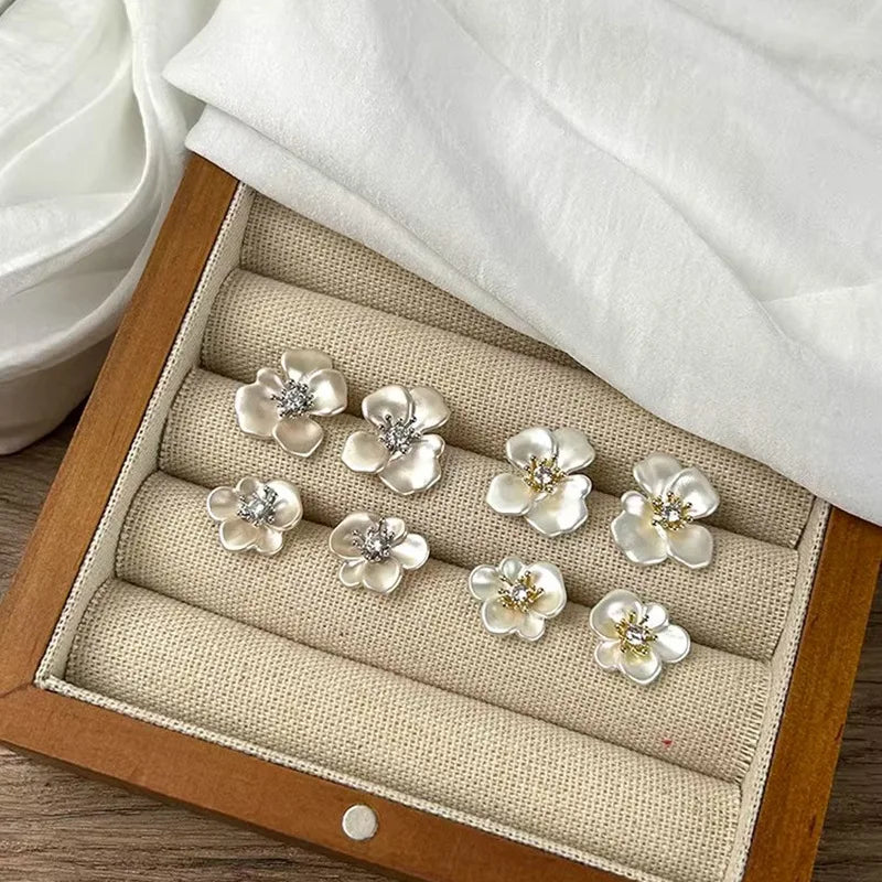 New 923 Sterling Silver Pure Zircon Flower Stud Earrings Fine Jewelry