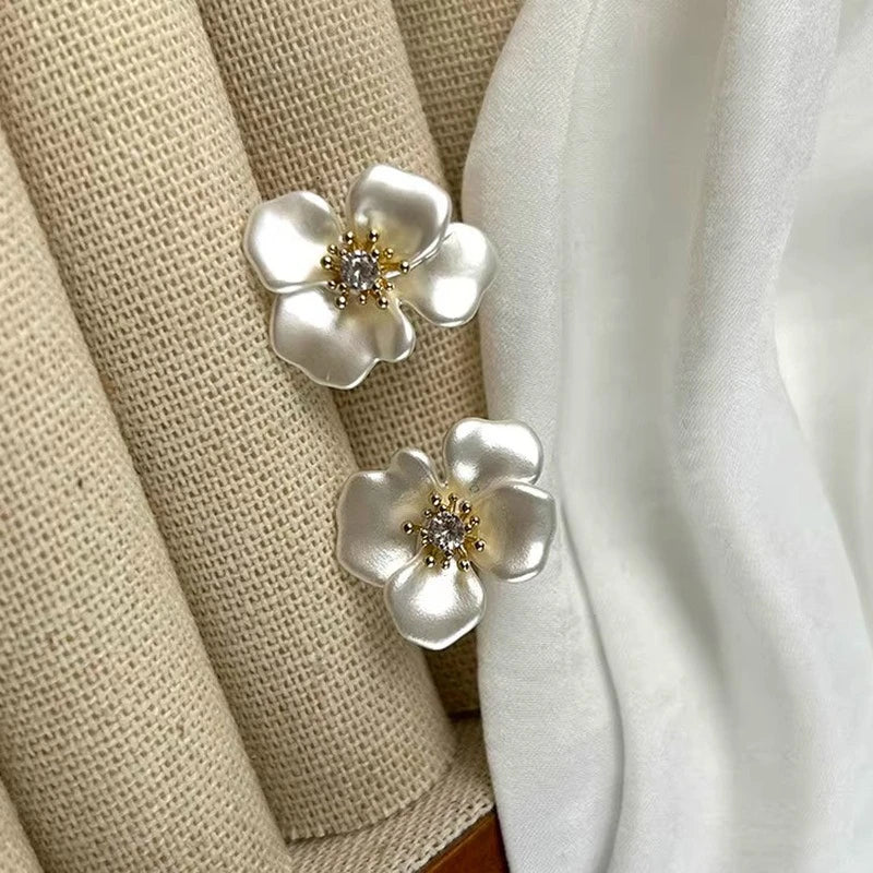 New 923 Sterling Silver Pure Zircon Flower Stud Earrings Fine Jewelry