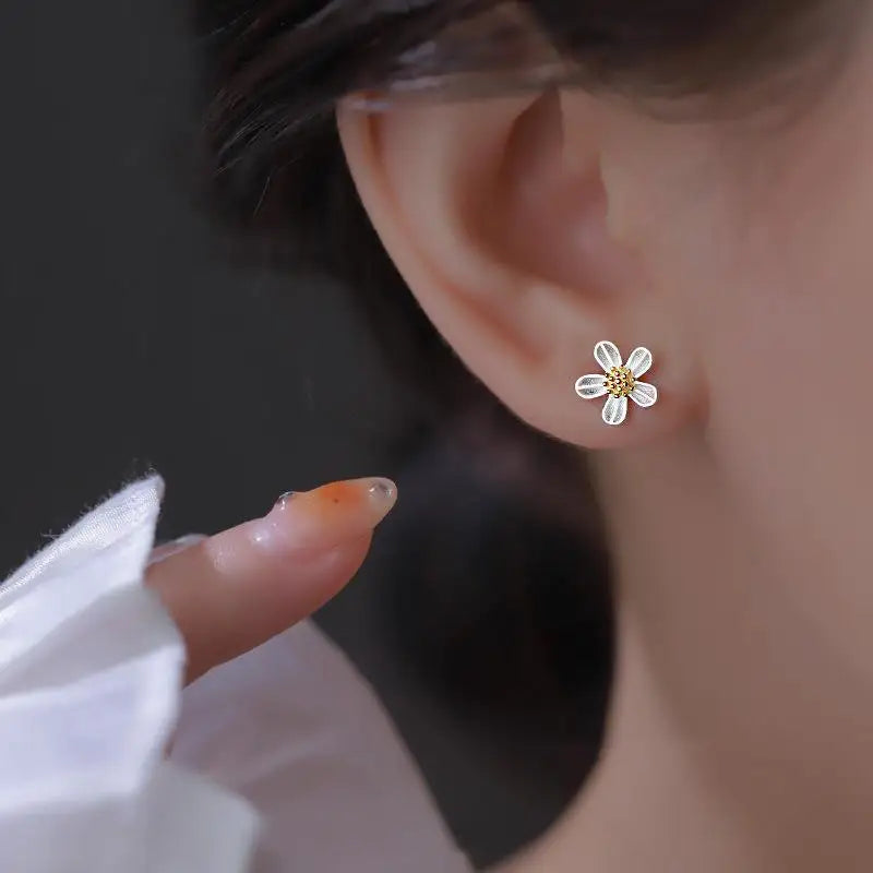 New 925 Sterling Silver Flower Simple Stud Earrings Luxury Designer Fine Jewelry