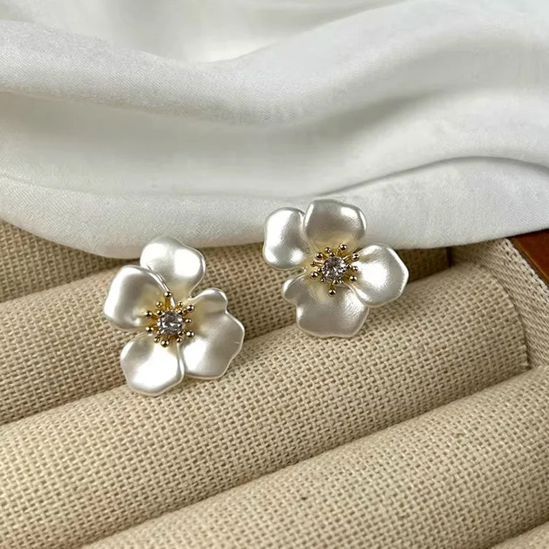 New 923 Sterling Silver Pure Zircon Flower Stud Earrings Fine Jewelry