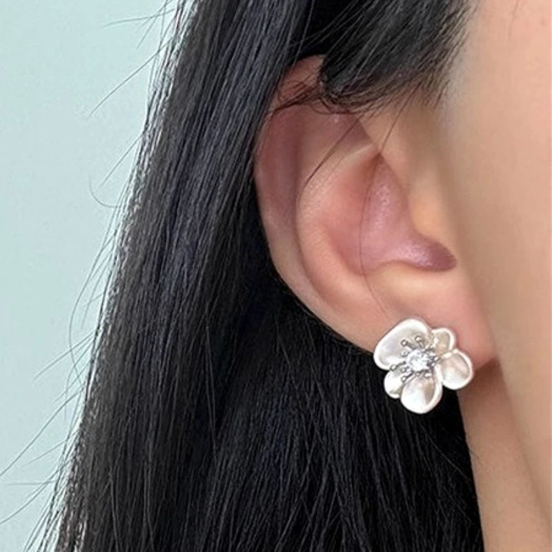 New 923 Sterling Silver Pure Zircon Flower Stud Earrings Fine Jewelry